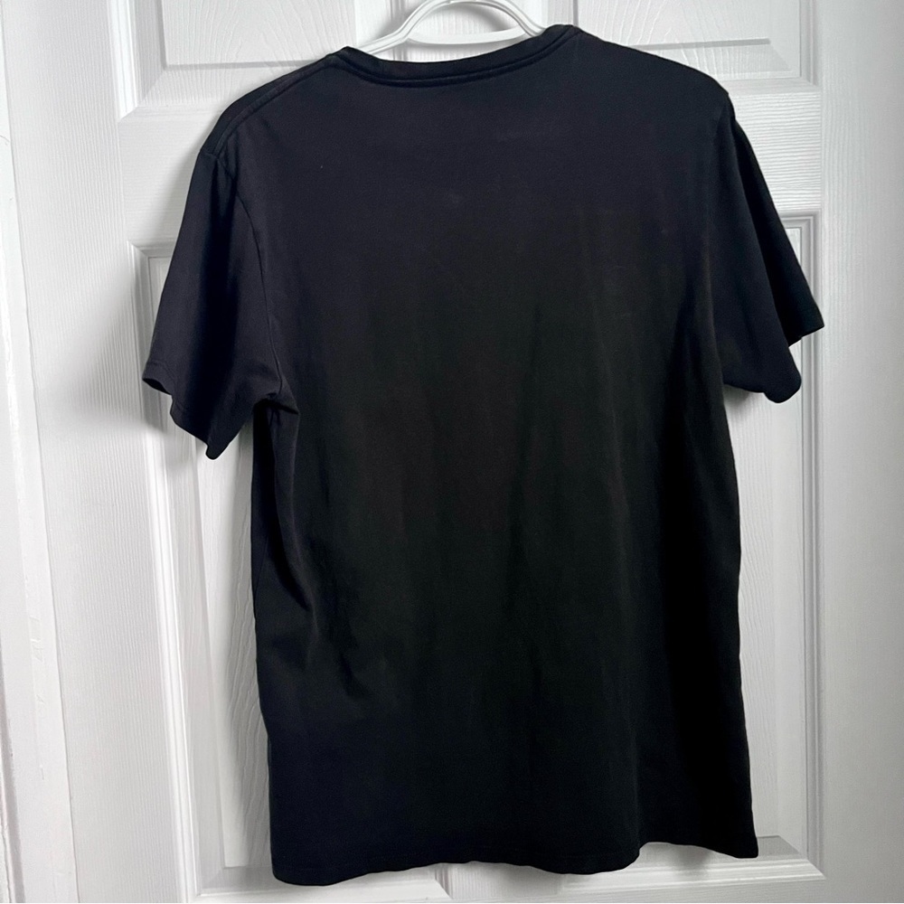 3/25$💥Levi’s Canada t shirt black short sleeve logo graphic top tee Women Medium - Picture 7 of 7